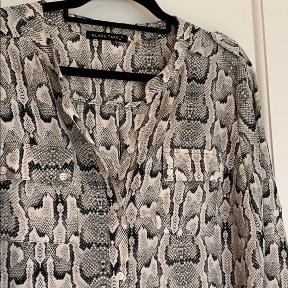 Snakeskin print blouse - Picture 1 of 8